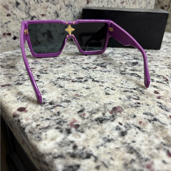 Louis Vuitton Cyclone Sunglasses Purple - Picture 4 of 5